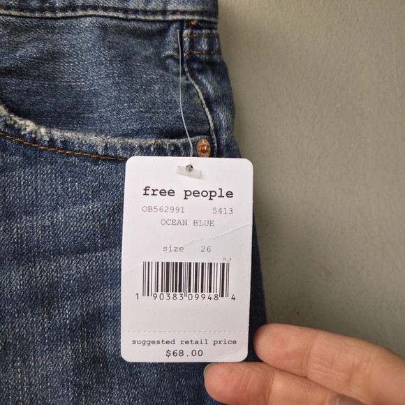 Free People x We The Free Soft and Relaxed Cutoff Denim Shorts Sz 26 NWT - Picture 6 of 9